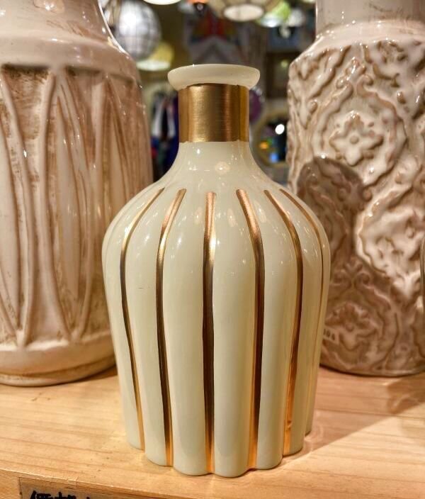 画像1: ミルクカラーガラス瓶　花瓶 (1)